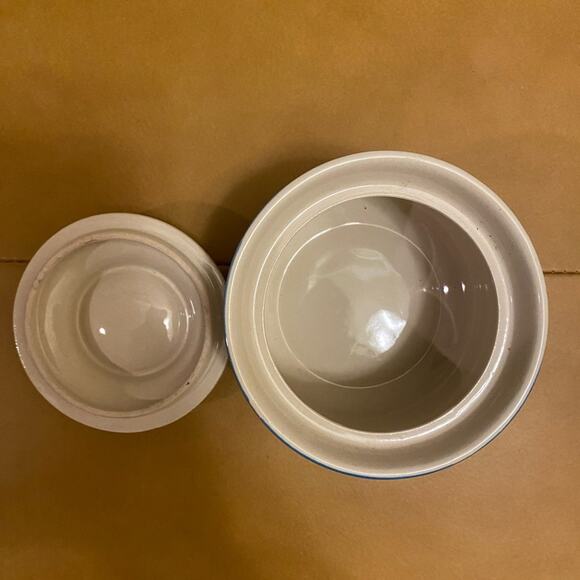 Stonecrest Vintage Sugar Bowl with Lid - Picture 4 of 6